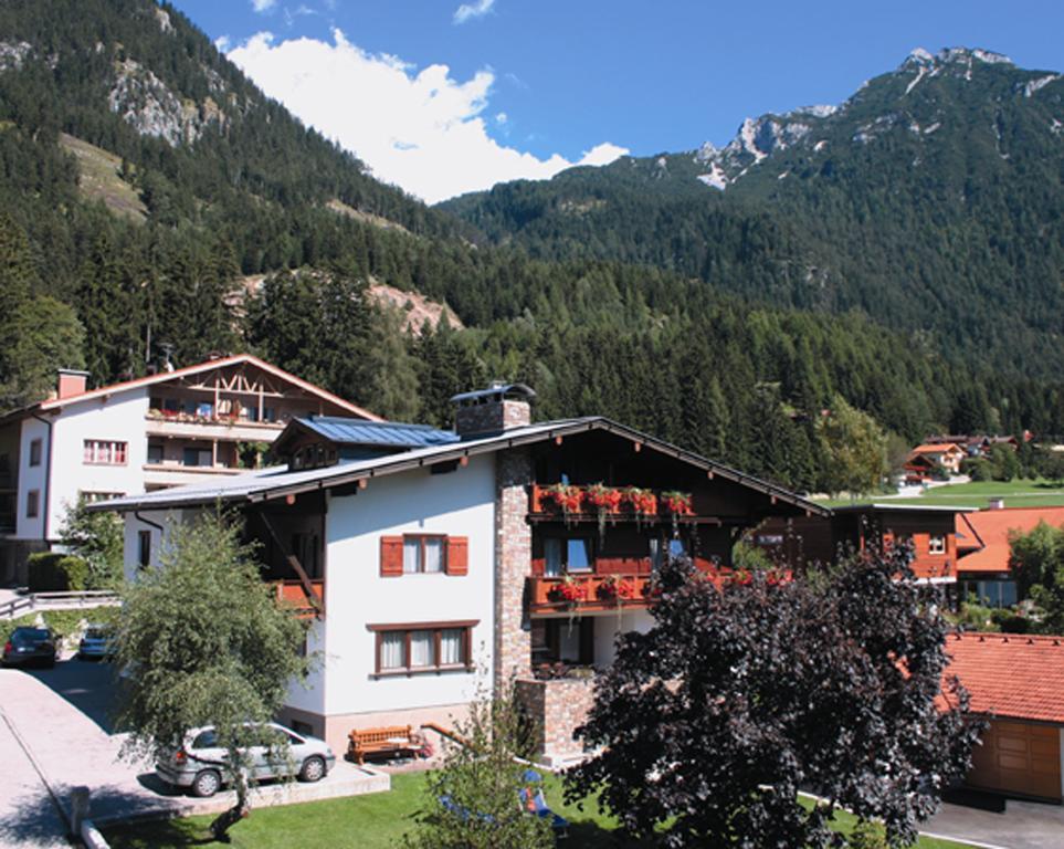 Gaestehaus Alpina マウラッハ エクステリア 写真