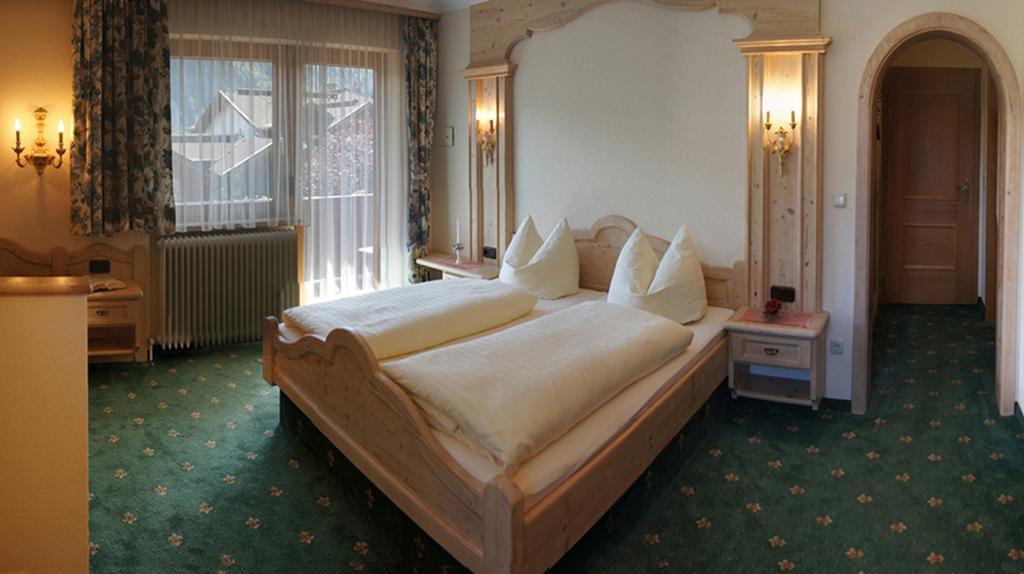 Gaestehaus Alpina マウラッハ エクステリア 写真