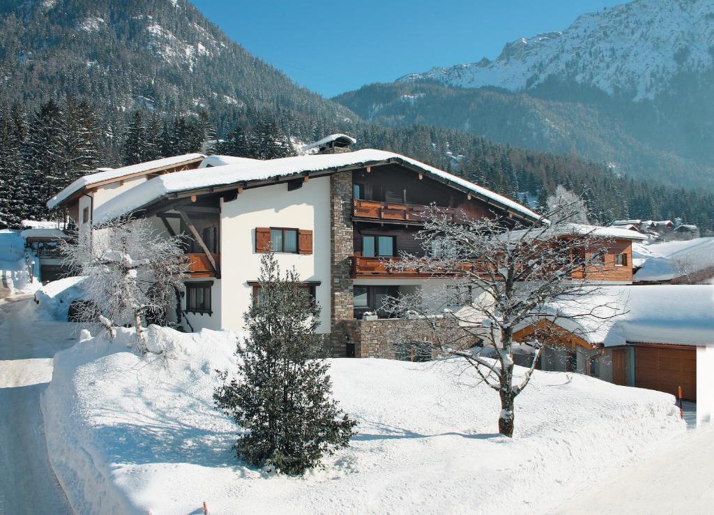 Gaestehaus Alpina マウラッハ エクステリア 写真